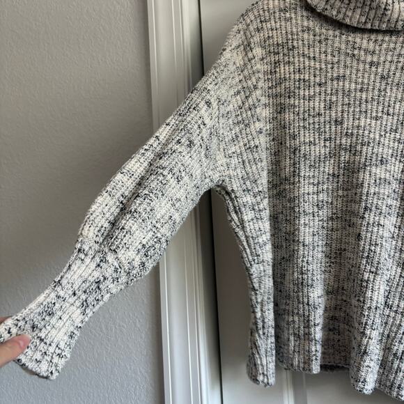 OFFLINE By Aerie Chillside Turtleneck Sweater Soft Muslin Gray Sz M Cozy Cotton - Picture 6 of 12